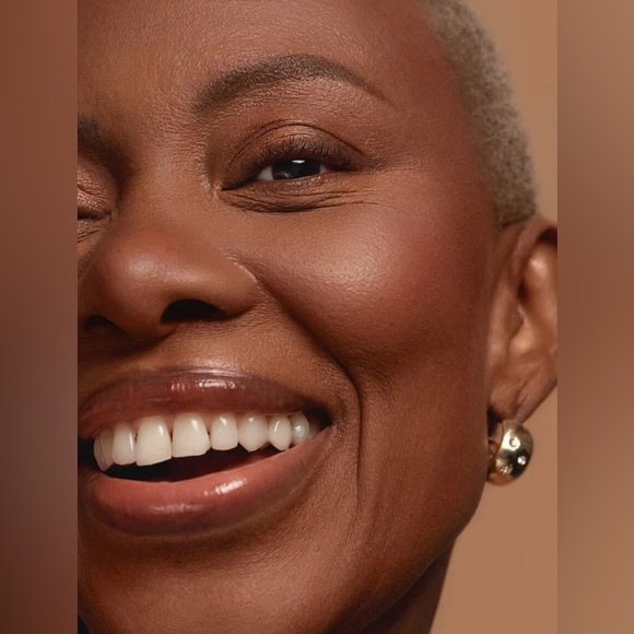 CIATÉ LONDON | Brazilian Glow Bronzing Powder in Aruba Island - Picture 6 of 11